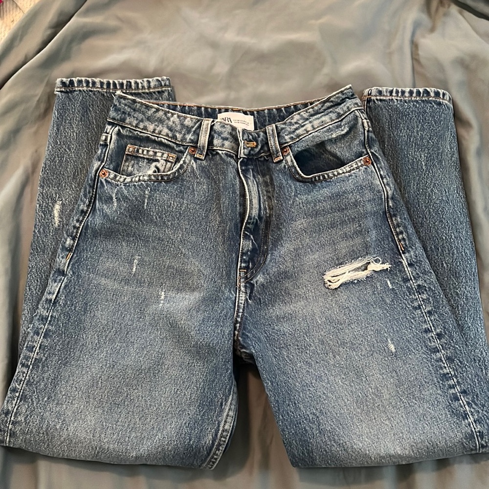 Zara ripped mom jeans